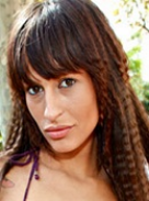 Lia M