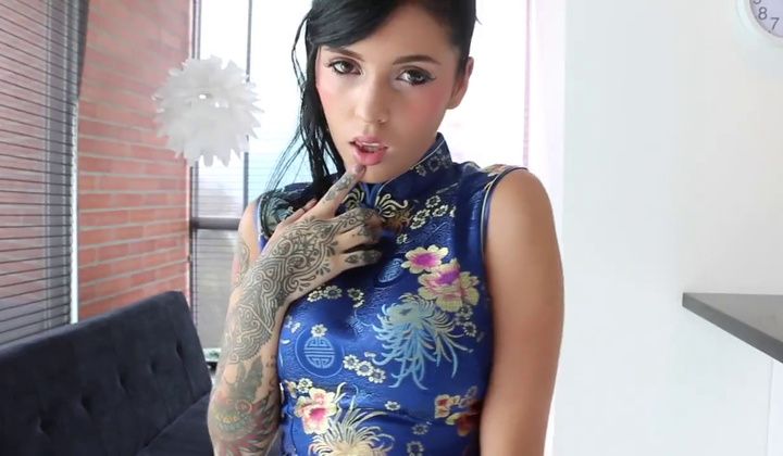 Tattoo girl ( . )( . )