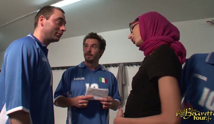 ⁣Djaya la marocaine hijab french anal gangbang [beurettetour]