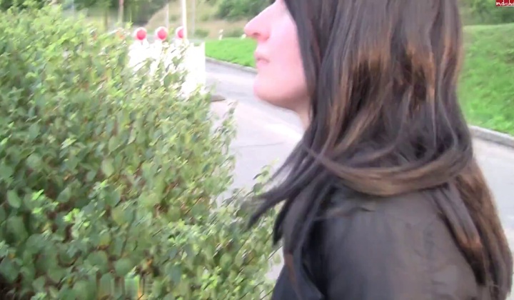 ⁣Anne dd28 cumwalk
