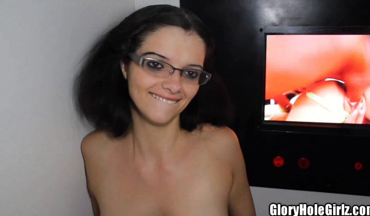 ⁣Schlucken mit schlaffen titten am gloryhole