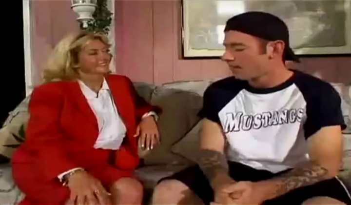 ⁣Hot blonde milf and young guy