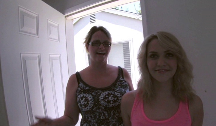 ⁣Mia malkova and her real mom blowjob [amateurallure] hd
