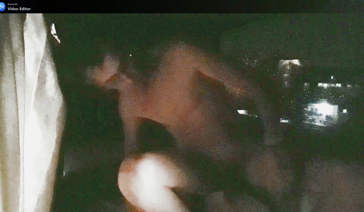 ⁣Me paluche en footjob dans la chambre de oye et ton krao