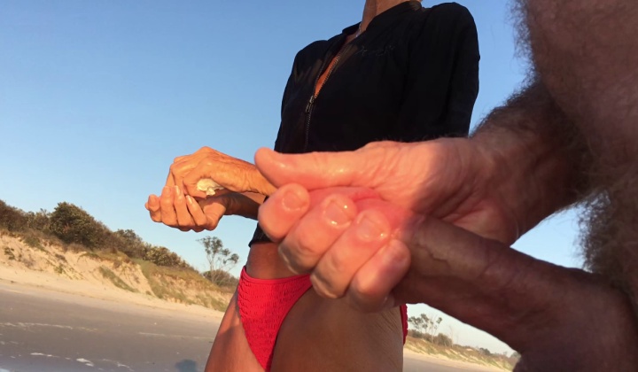 ⁣Public erection masturbation cfnm cumshot beach for gilf