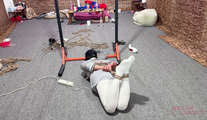 ⁣Chinese couple tied by mistress