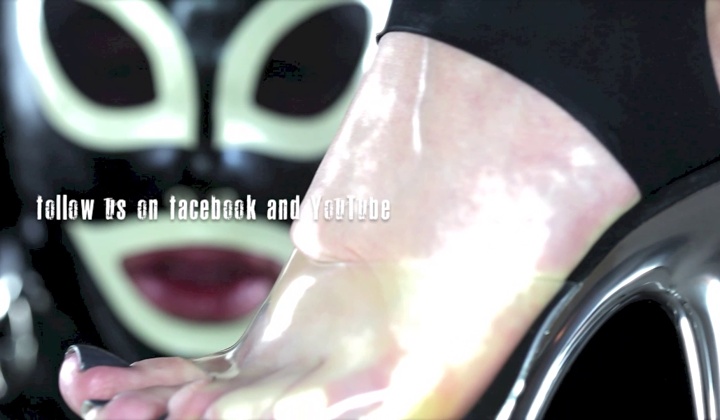 ⁣Feet licking slave