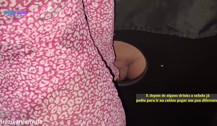 ⁣Hotwife free use gloryhole