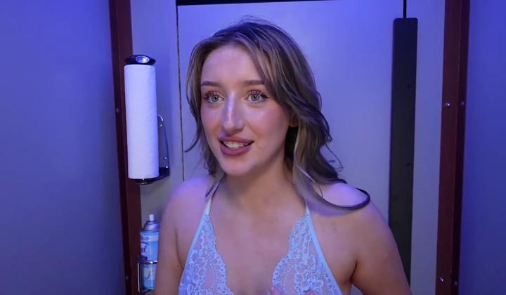 ⁣Zzy rae hot cum slut proves that she is made for feeding and 1st visit